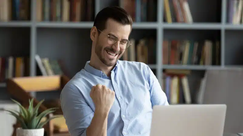 Happy Man On Laptop 800x450